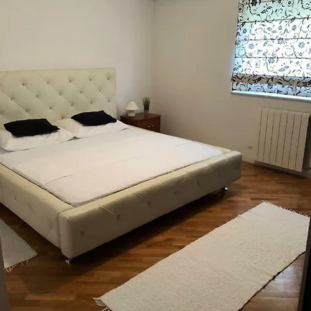 Neea Stinjan -free Parking * Pula