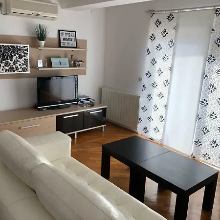 Neea Stinjan -free Parking Appartement