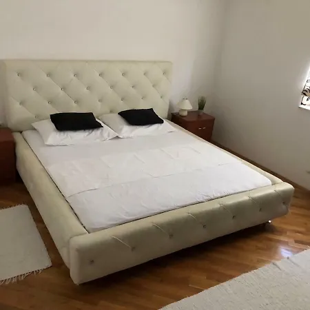 Neea Stinjan -free Parking Apartmán *